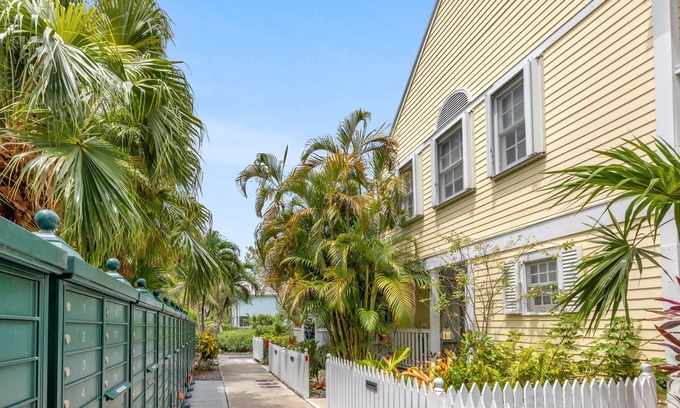 Truman Annex Condo | THE SWEET LIFE ~ Charming First Floor 2 BR/1 Ba Condo w/Community Pool!