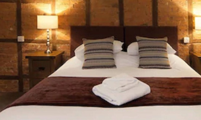 Moreton Hotel | The Talbot Inn