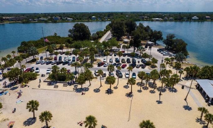 Tarpon Springs House | The Tarpon House - Orange St