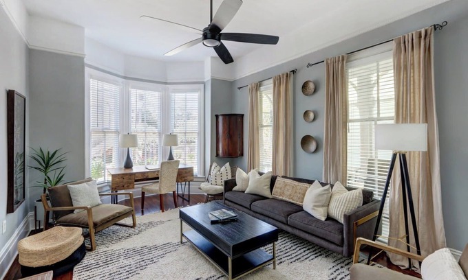 Historic Downtown Savannah House | The Taylor House Near Beautiful Whitefield Square