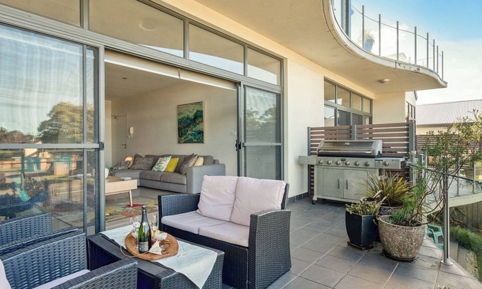 Huskisson House | The-Terrace-Huskisson-free-linen-wifi-and-aircond