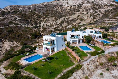 Iraklides Villa | The Three Graces