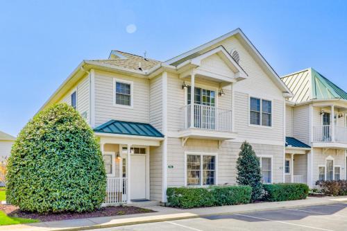 Rehoboth Beach Apartment | The Tides - 19989 Sandy Bottom Unit 701
