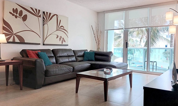 Hollywood South Central Beach Apartment | THE TIDES - 2nd Floor (N) - 2 bedrooms