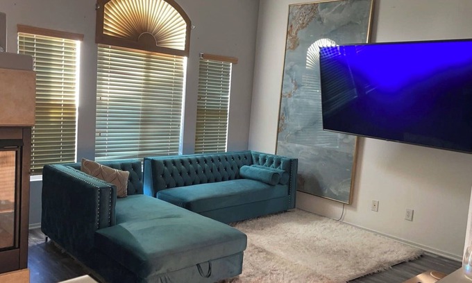 Midway Condo | The Tiffany Suite is Quite and pet friendly.