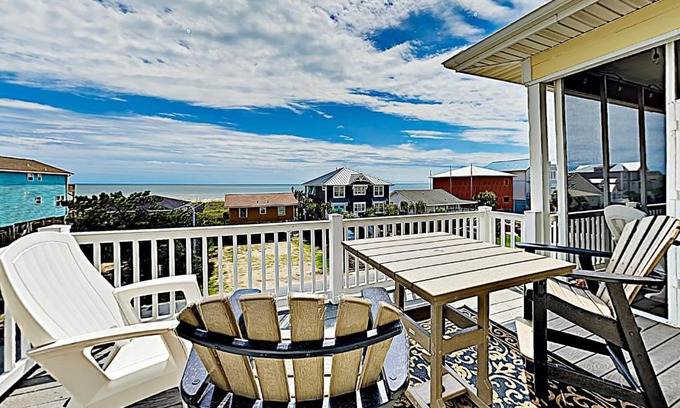 Ocean Isle Beach House | The Tiki Hut