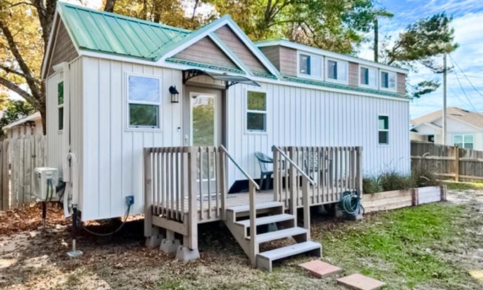 Navarre House | The Tiny Haven