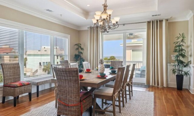 Tybee Island House | The Tip of Tybee is luxurious & spacious! With 2 porches & OCEAN VIEWS!