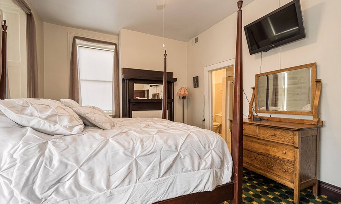 Farmington Hotel | The Titlow | Historic Victorian Inn Room