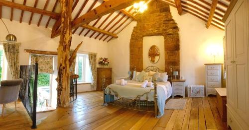Beckermet House | The Tree House Cumbria, unique, romantic, quirky cottage