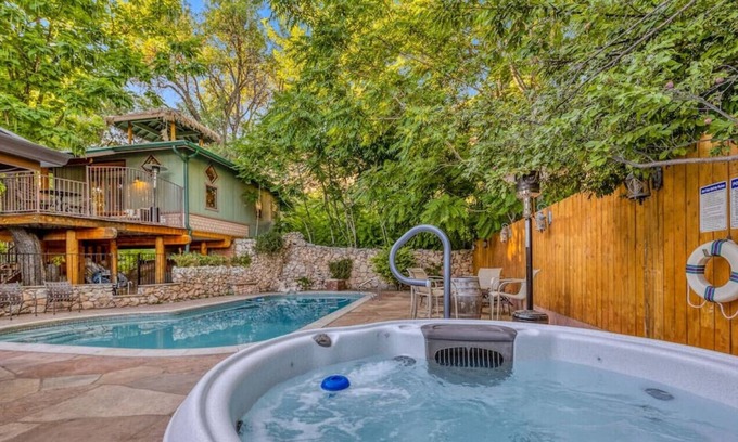 Cornville House | The Tree House Pool & Spa + Oak Creek Access