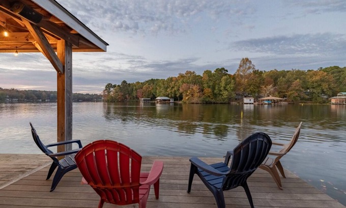 Bracey House | The Tree House | Spectacular Water Views | Freshly Renovated