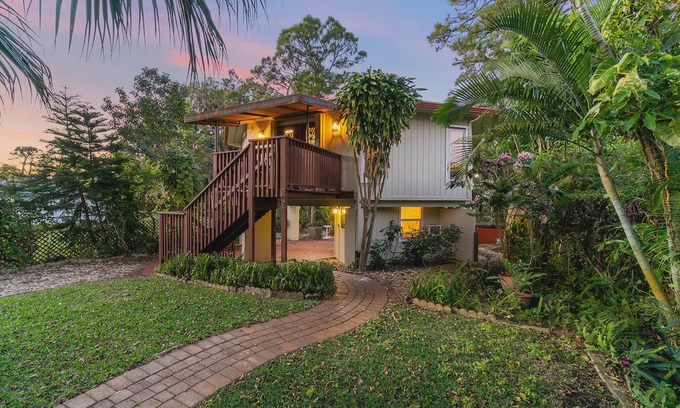 Delray Beach House | The Treehouse Zephyr - Blue Door Suite - Delray Beach