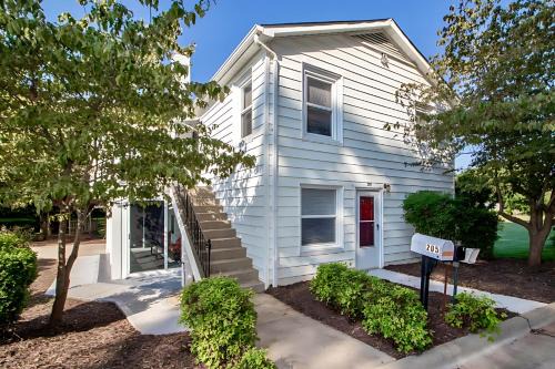 Barium Springs House | The Troutman Retreat-Near Lake Norman