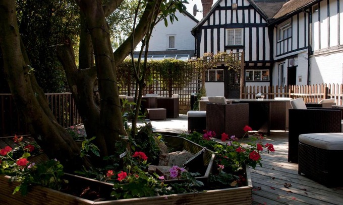 Eastcote and East Ruislip Hotel | The Tudor Hotel