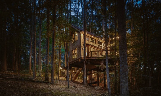 Laurelville Cabin | The Tulip Treehouse | Hocking Hills