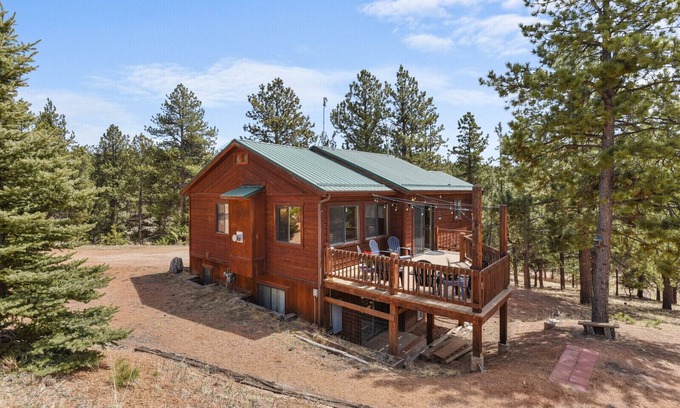 Florissant Cabin | The Turkey Roost Cabin, 3 Bedrooms with a Game Room and Patio