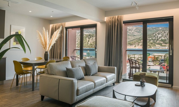 Argostoli Town Apartment | The Twelve Suites collection