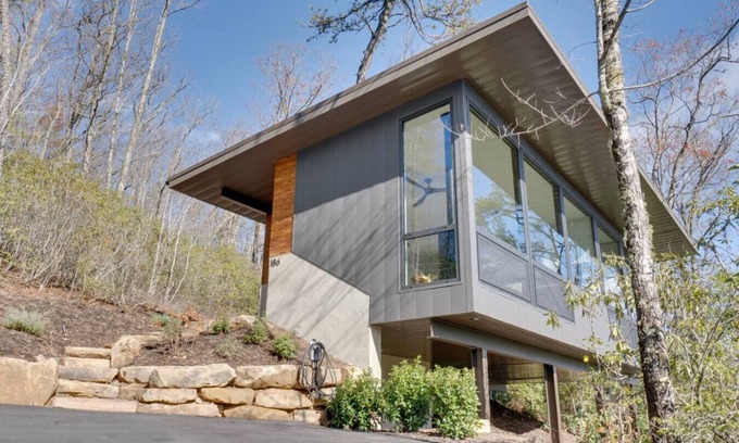 Mills River House | The Upper Dogwoods at Vineyard Gap