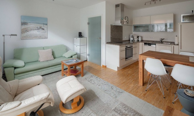 Norderney Apartment | The vacation apartment "Sonnendecks 2" is located in the house "Norderneyer Sonnendecks