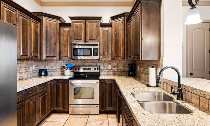 St. George Condo | The View | 3-bedroom condo with resort amenities
