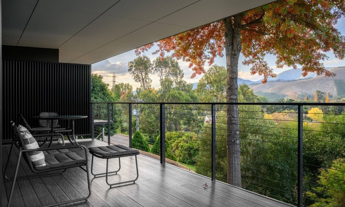 Bright Apartment | The View Bright - Apartment 2 - The View Bright has a fabulous outlook and location, being one of the few places in the Bright township with uninterrupted views of the Upper Ovens Valley and Mount Bogong.