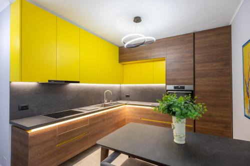 Qender Apartment | The view2-‘FREE PARKING’