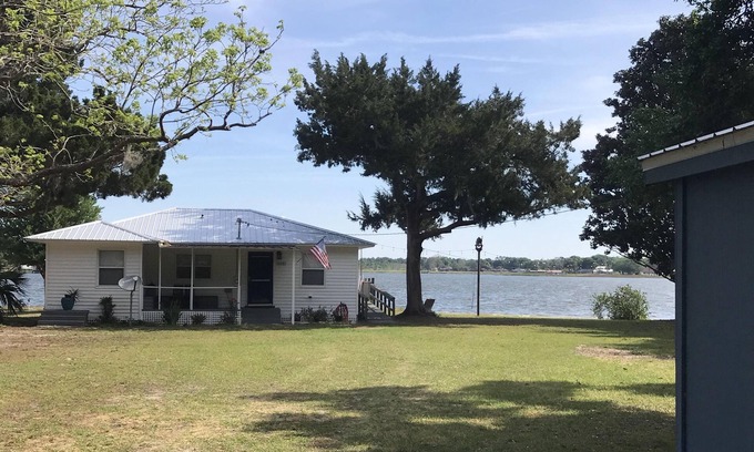 Summerfield Cottage | The Villages LakeFront 2/1.5 Home At Sunset Harbor/Lake Weir