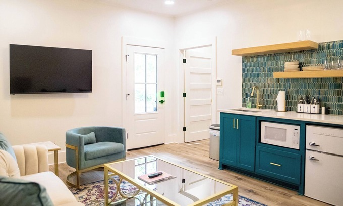 Ocean Springs House | The Vincent C - the perfect Ocean Springs location near restaurants & shopping!