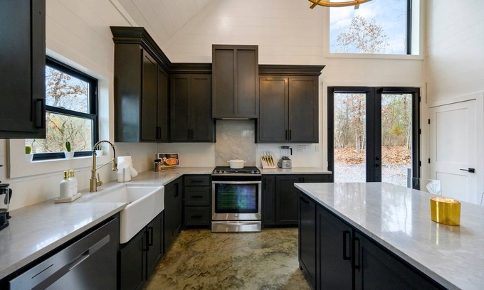 Broken Bow Cabin | The Vine: A Dream Escape for Couples!