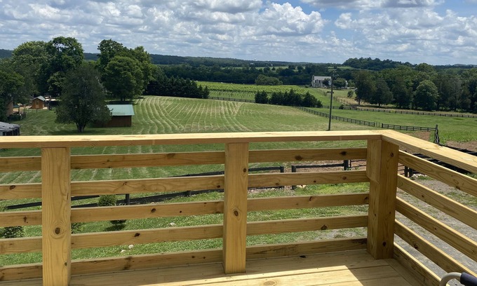 Aldie House | The Vineyard View @M&M Farm