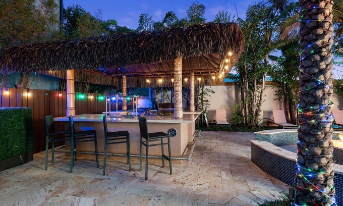 Loughman House | The VIP Hollywood Experience