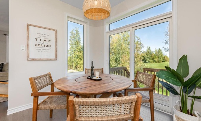 Kemptville House | The Wabi Sabi 4-bedrooms Designer Home