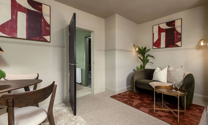 Tillicoultry Apartment | The Wallace Suite by The Wallace Monument