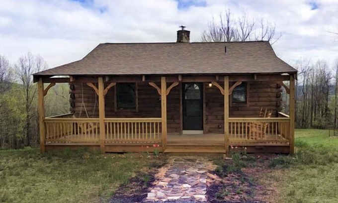 Stanardsville Cabin | The Walnut Meadows Cabin