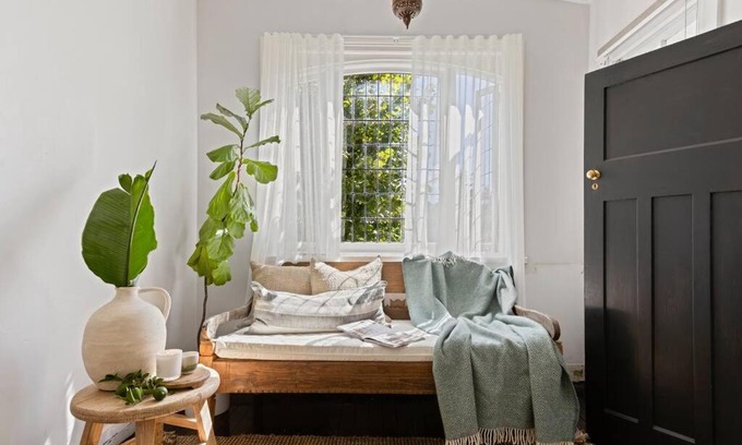 Katoomba House | The Waratah House close to town center