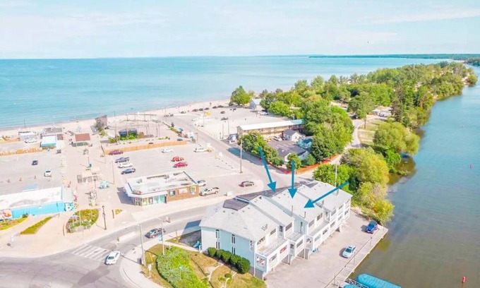 Wasaga Beach Condo | The Wasaga Beach House