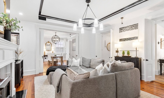 Harleston Village House | The Water Lilly 2br/2ba Beautiful Downtown Condo