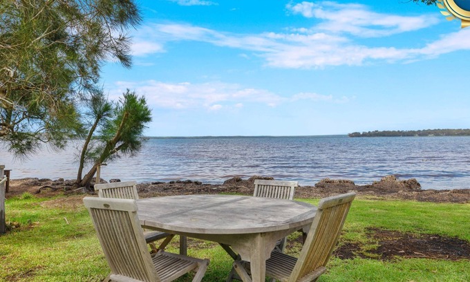 Erowal Bay House | The Waterfront House - Pet Friendly - Absolute Waterfront