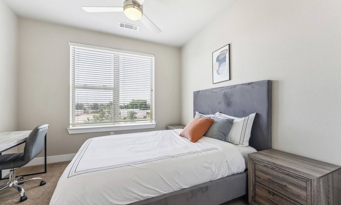 South Arlington Apartment | The Watson 302 I Spacious 1 Bed 1 Bath