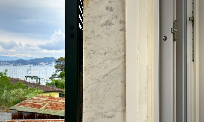 Fezzano Apartment | The wave 4 Apartment for a single person