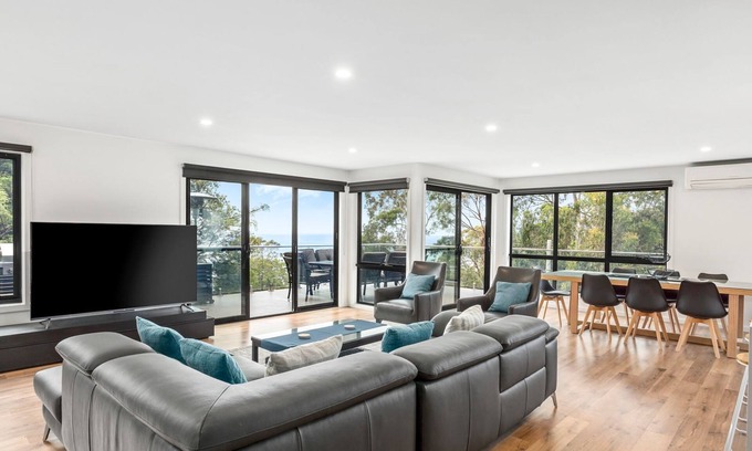 Wye River House | The Wave House - Family home in the tree tops with ocean views