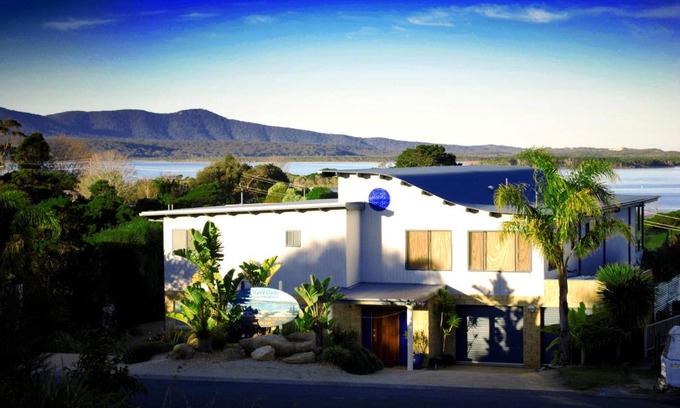 Mallacoota Apartment | The Wave Oasis SC B&B