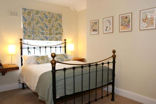 South Cliff Bed & Breakfast | The Waves