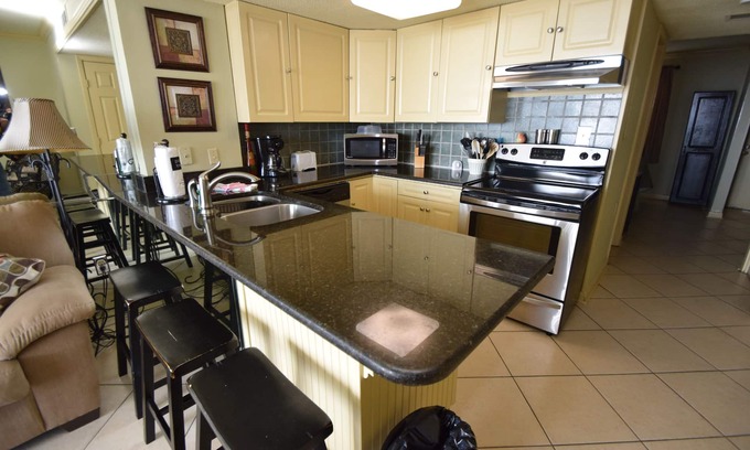 Gulf Shores Condo | 🌴The weather is nice In Paradise 🐙Time to find some treasures on your beach walk🤿