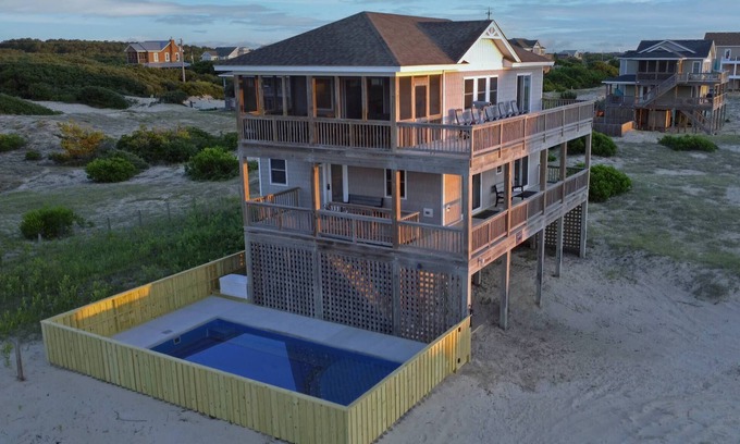 Carova Beach House | THE WEATHERVANE Private POOL! 3 night min, flexible check-in day, 4x4, pets
