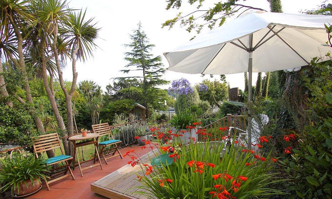 Torquay City Centre Apartment | The Wedge - Quiet conservation area close to seafront, marina, town and beaches
