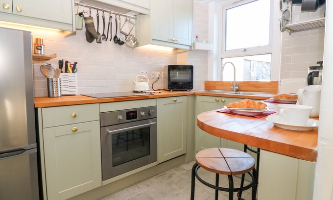 Peebles Cottage | THE WEE COORIE, family friendly, with open fire in Peebles