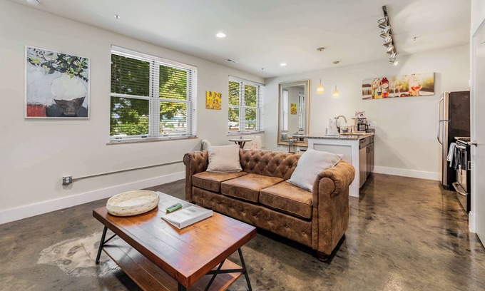Roanoke Apartment | The West End Flats Downtown Free Parking