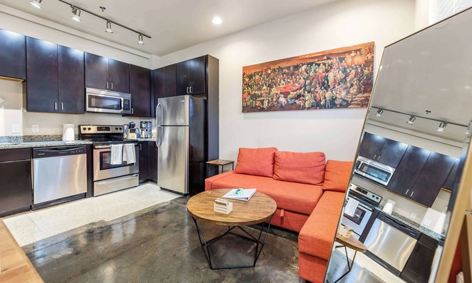 Roanoke Apartment | The West End Flats Downtown Free Parking ⛰️